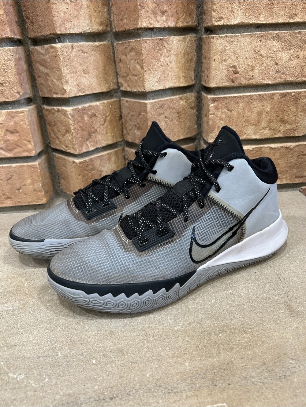 Nike Kyrie Flytrap 4 Wolf Grey White Basketball Shoes CT1972-002 Men's Size 10
